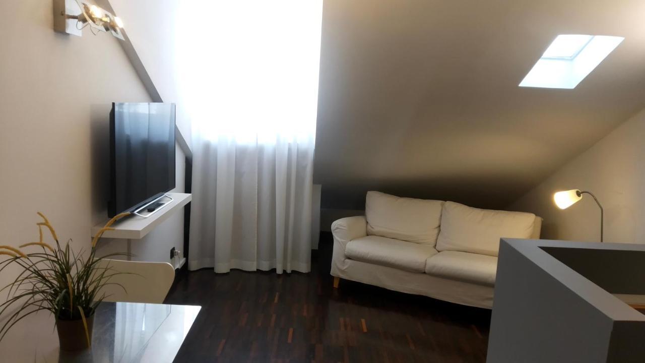Casa Capris Apartment Turin Bagian luar foto